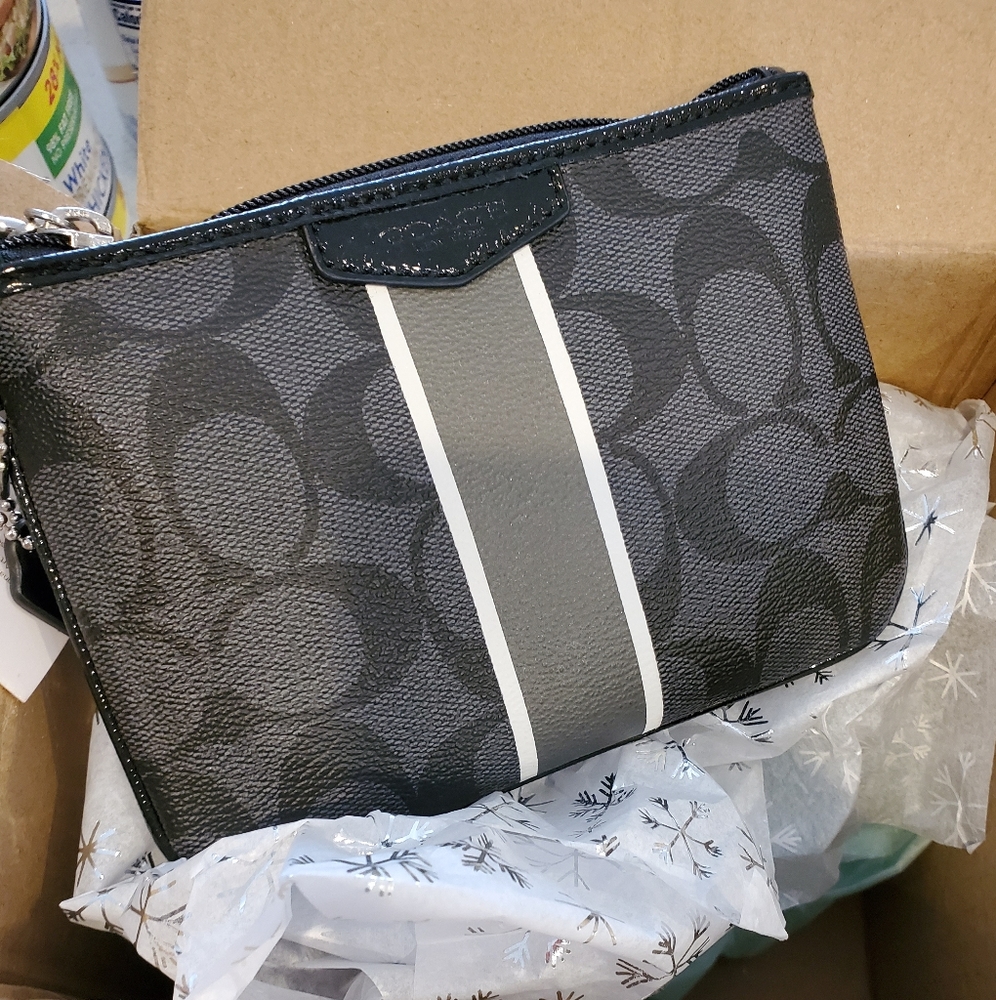 Wrong wristlet